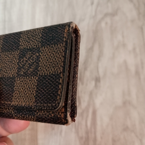Louis Vuitton Brown 4 Key Holder - Damier Ebene - Picture 5 of 9